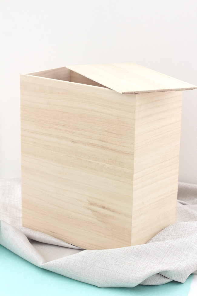 トイレットペーパーケースを桐箱で作成しました ブログ 東京 目黒 桐箱 タッセル カルトナージュ教室 レイ シフォン